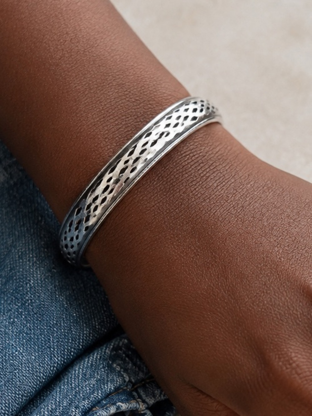 Vintage Silver Tone Open Cut Diamond Pattern Bangle Bracelet